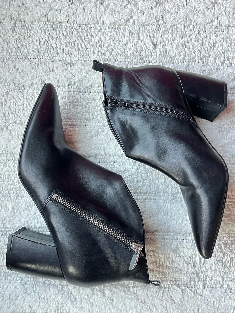 Marc Fisher Black Leather  Pointed Toe Ankle Boot Booties Zipper High Heel 10